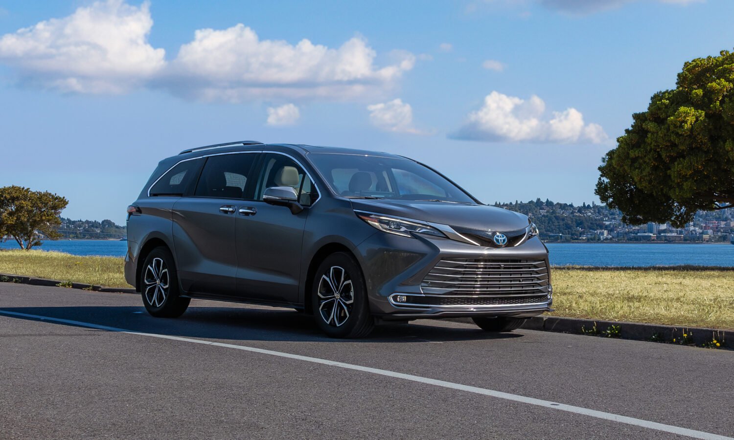https://www.dometicgroup.com/en-us/press-media/news/americas/2025-toyota-sienna-redefining-family-travel-with-dometic-comfort