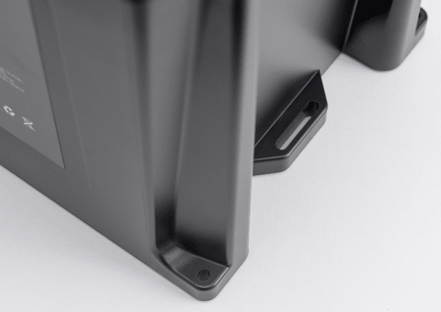 INTEGRATED SCREW HOLES